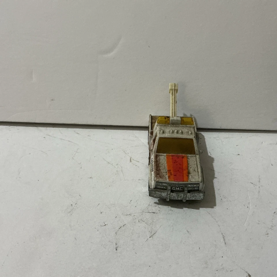 Vintage Matchbox - White GMC Wrecker Tow Truck - Frank's Getty 24HR Towing 1987 - Image 3 of 4