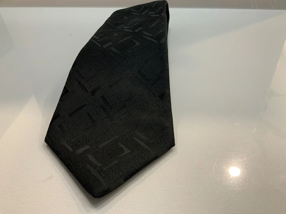 Corbata vintage JOHNNY CARSON poliéster seda negra texturizada abstracta 3,5”x55” Foto 2 de 4