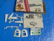 AFX  RACING Aurora THUNDERJET 1450  START FINISH PYLONS TRACKS  HO SLOT CARS