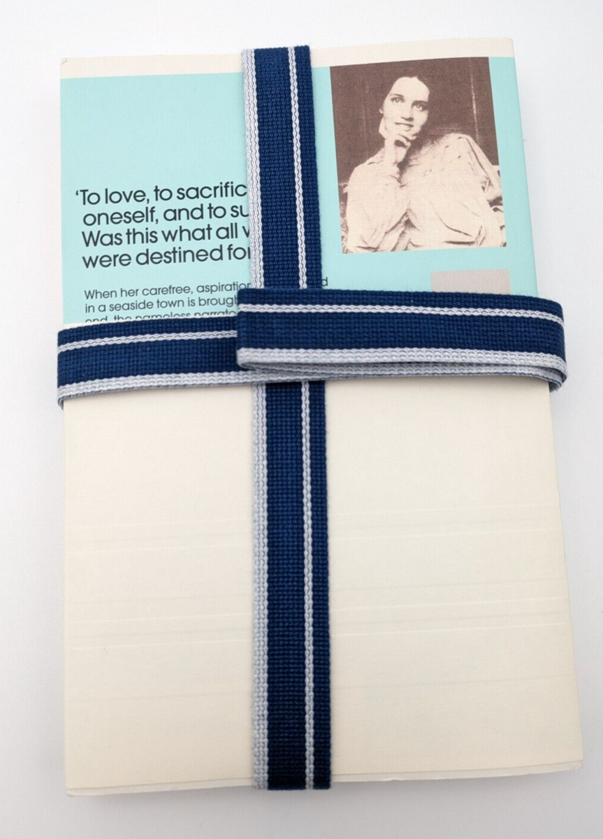 2冊 【非売品】 miumiu summer reads 本 ブックバンド