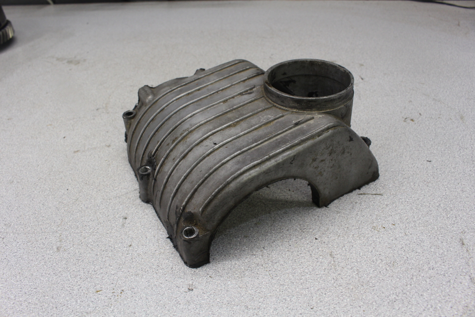1969 Kawasaki A7 Avenger 350 ALTERNATOR GENERATOR COVER C5-2800.CN