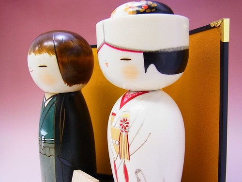Japanese Kokeshi Doll Towa ni (Forever together) Happy Wedding Usaburo Gift New - Picture 3 of 3