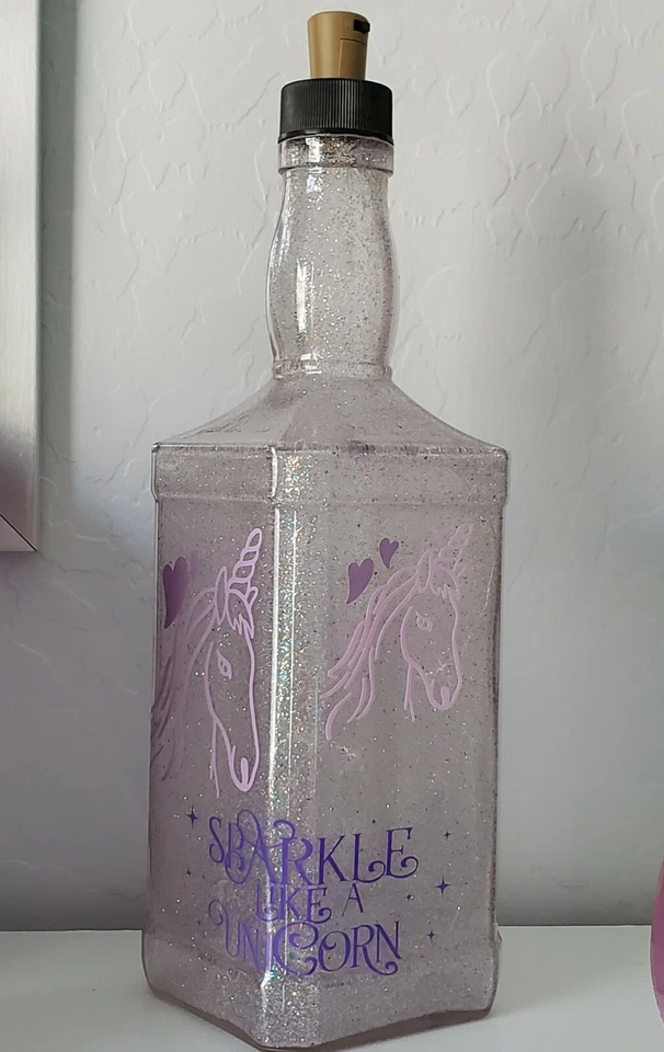 Botella iluminada unicornio Johnnie Walker Foto 2 de 3