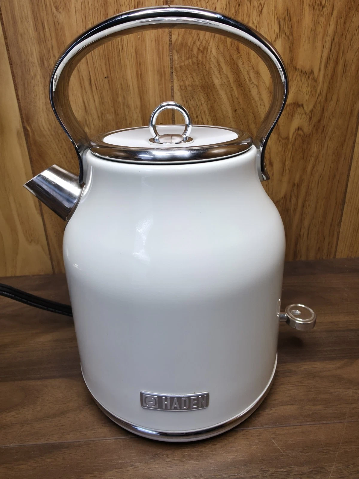 Haden Heritage 1.7 Liter Stainless Steel Body Retro Electric Tea Kettle (Used)