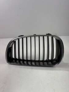 Kühlergrill links BMW 1er E81 E87 Ziergitter Chromrahmen Gitter Niere 7077129