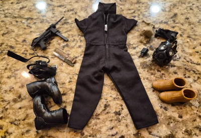 1/6 GI Joe Black AT Style Zip Short Sleeve Jumpsuit with Accessories Weapons Lot