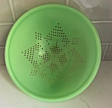 Vintage Tupperware #339-3 Jadeite Green Footed Colander Strainer Star Pattern