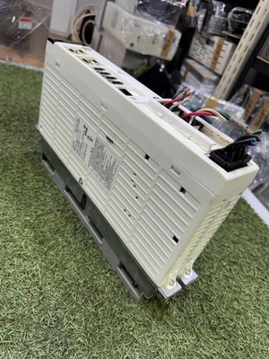 MITSUBISHI SERVO DRIVE UNIT MDS-R-V2-2020 DATE 2023 6F165