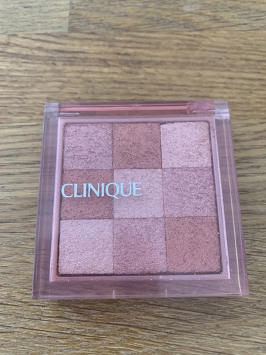 Clinique True Bronze Shimmering Tone Bronzing Powder 02 Blushing Bronze 9g *New* - Picture 3 of 4