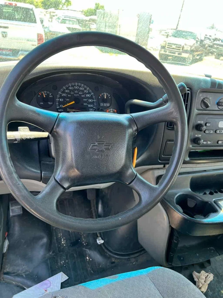 Used Left Rear Cargo Door Assembly Back fits: 2001 Chevrolet Express 2500 van w/ Foto 2 de 4