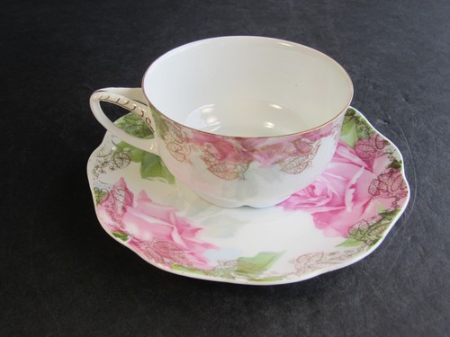 VTG Rosenthal Bavaria BIG PINK ROSES Decorated Porcelain Cup & Saucer Set - Picture 3 of 8