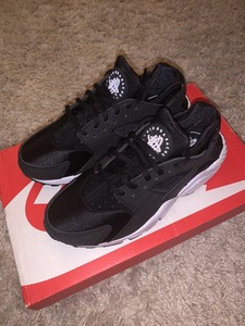 womens black huaraches size 6