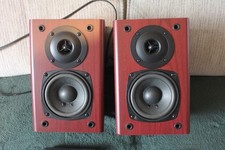 Surf Sound WS-620 Powered Stereo Bookshelf Speakers
