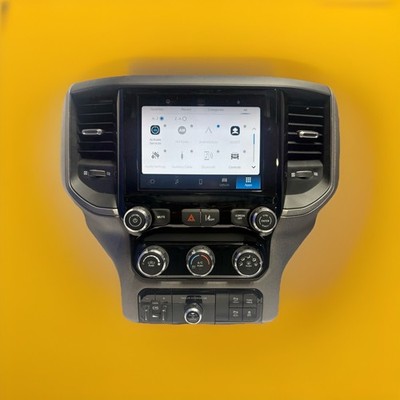 23 24 Dodge Ram 8.4'' Uconnect 5 Touch-Screen Radio apple CarPlay android Bezel