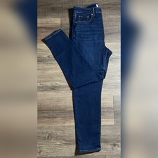 Women  s Size 10 LOFT Dark Denim High-Rise The Curvy Skinny Jean