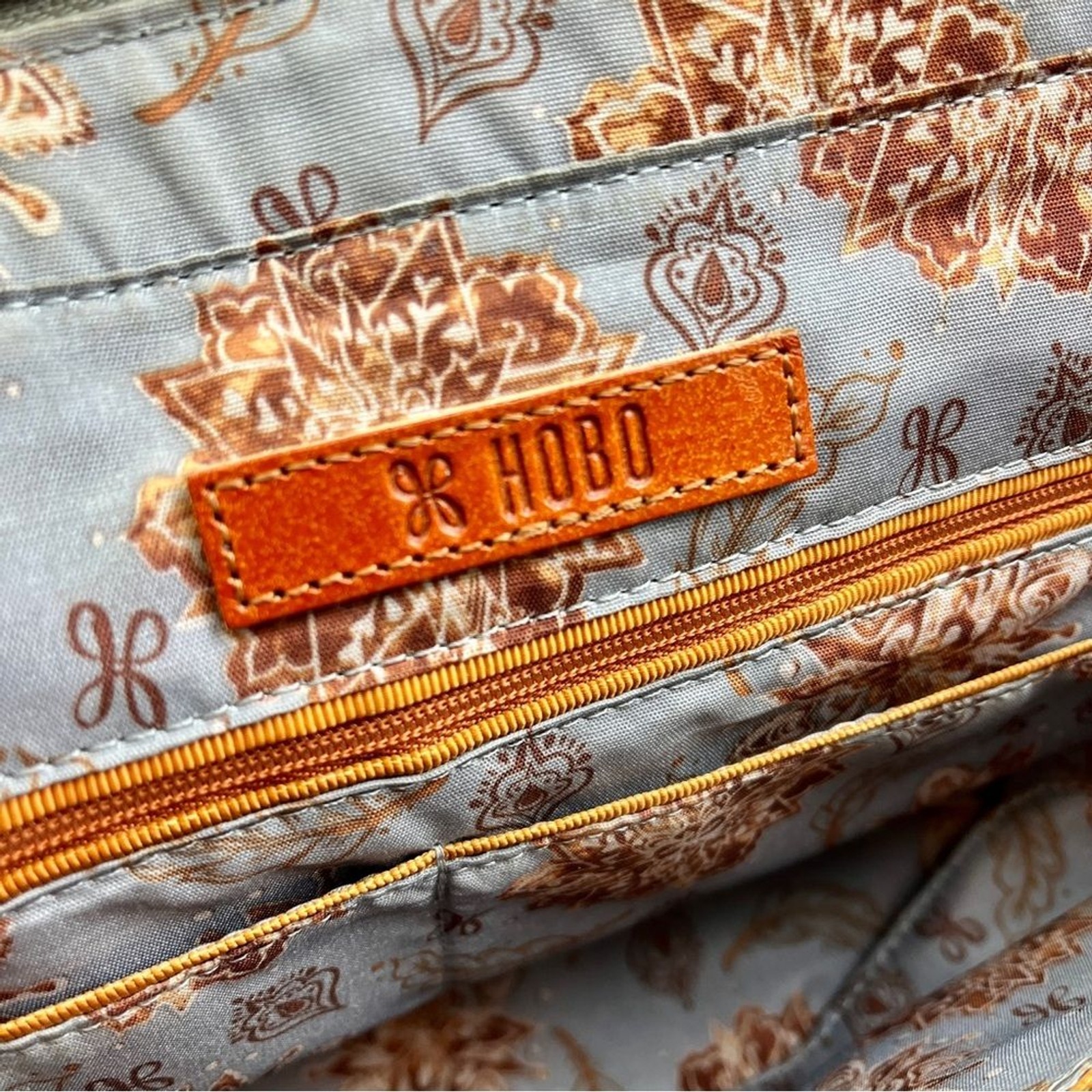 HOBO International Friar Taupe Gray Leather Shoul… - image 8