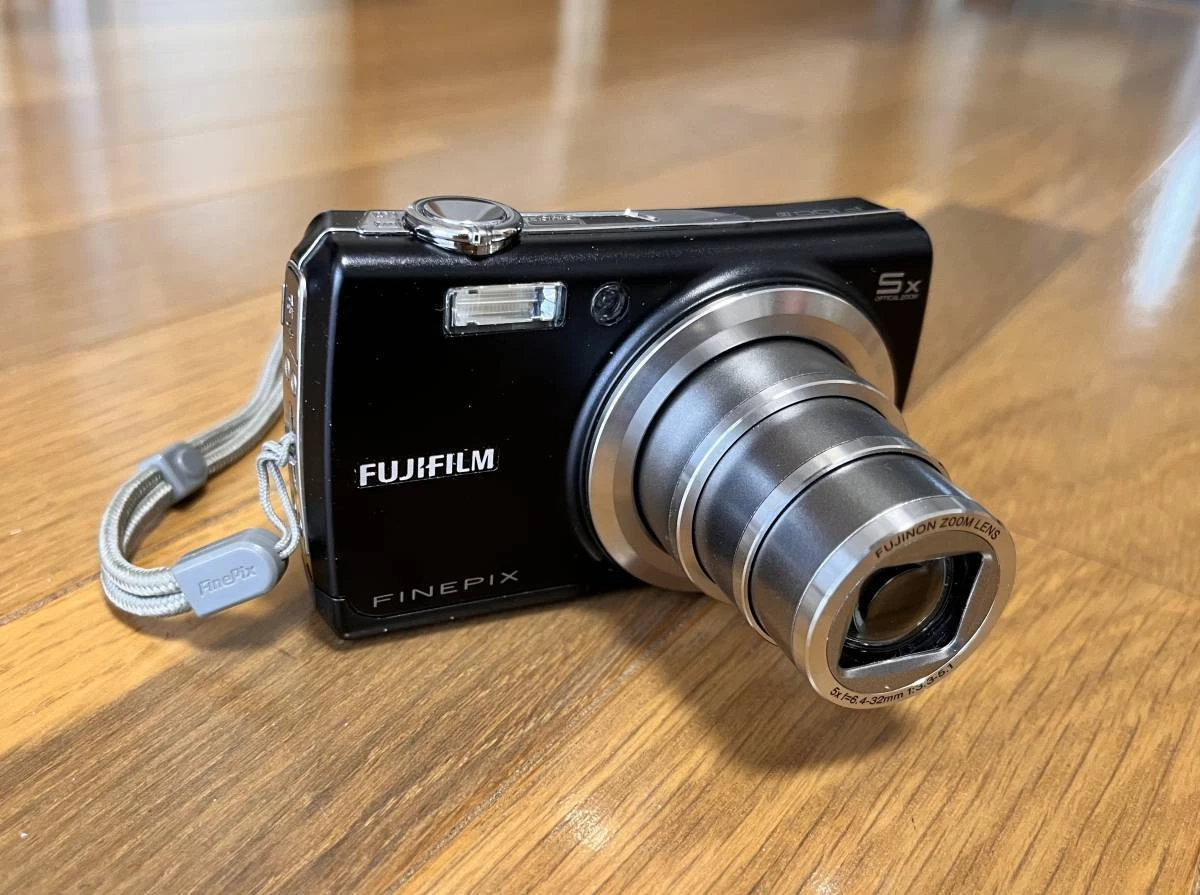 Top Quality Fujifilm Digital Camera Finepix F100Fd Black F/S