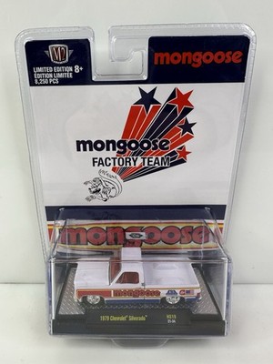 M2 Machines Mongoose Factory Team BMX 1979 Chevrolet Silverado White 