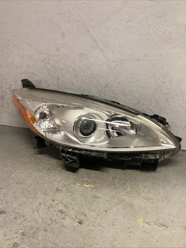 2012-2017 MAZDA 5 RIGHT RH PASSENGER SIDE HEADLIGHT HALOGEN OEM