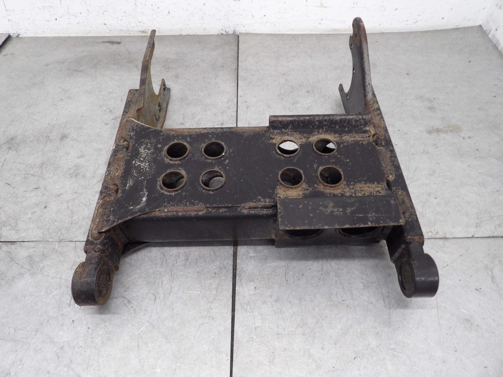 2002 Bombardier Traxter Autoshift Swing Arm Assy. OEM: 706000106