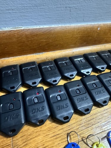 Doorking MicroPLUS 318MHz Transmitter Lot Of 20!! ( Tested Working!! ) - Picture 16 of 24