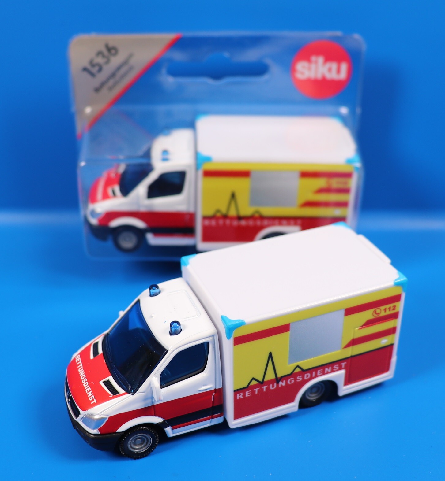 SIKU 1536 Реттунгсваген 2190₽