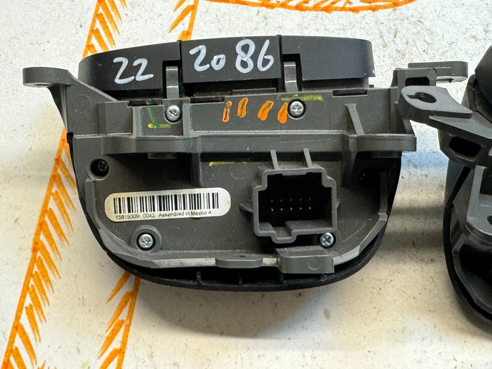 Interruptor de control de crucero Chevrolet Traverse 2009-2012 OEM Foto 4 de 4