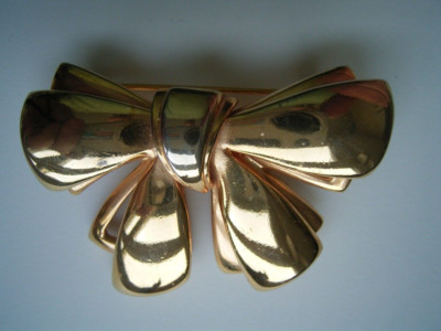 P&M Paris Brosche in Schleifen-Form vergoldet Vintage Brooch um 1980