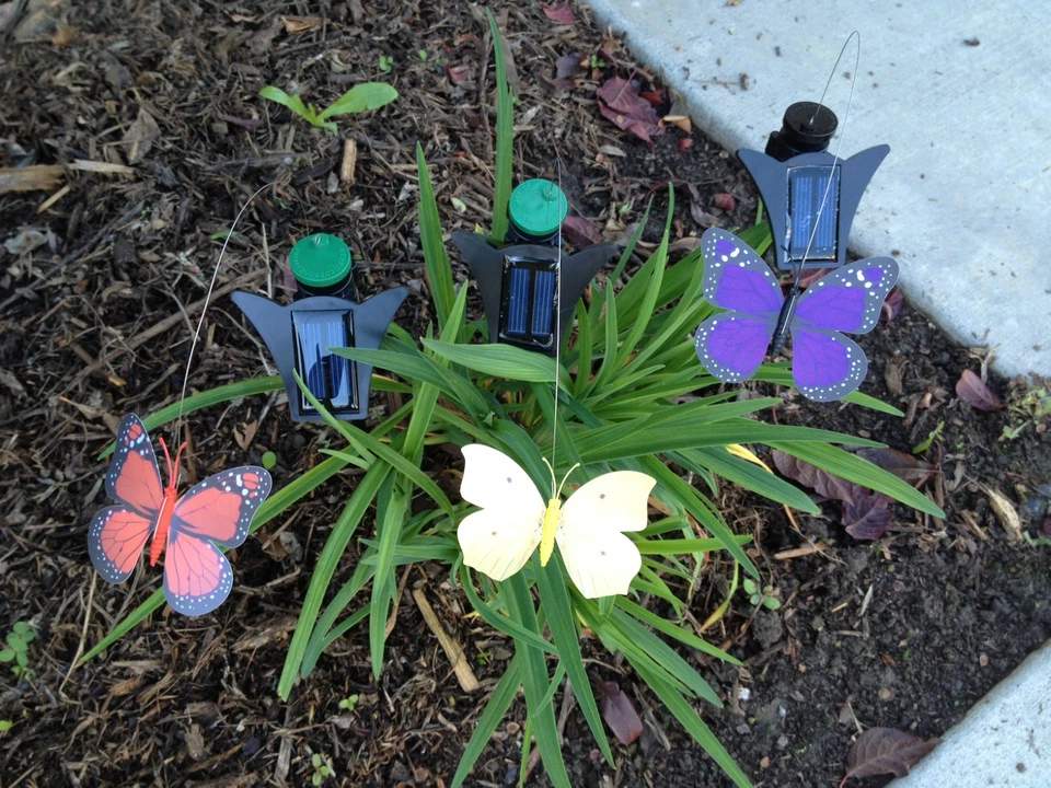 Solar Powered Dancing Butterfly Dragonfly Hummingbird Garden yard Fly on flower - Image 2 of 4