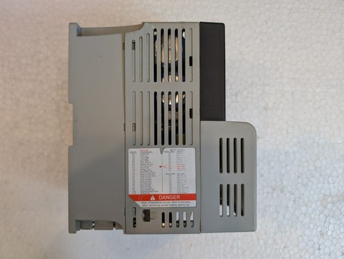 ALLEN-BRADLEY 22B-D010N104 22BD010N104 POWERFLEX 40 SERIE A 4.0KW/5.0HP 13A - Foto 3 di 14