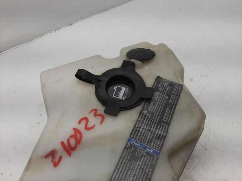 Coolant Reservoir 99-09 PONTIAC MONTANA 15250668 - Image 4 of 4