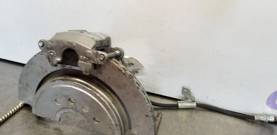 PINZA DE FRENO DELANTERO DERECHO GMC TYPHOON 93 Foto 4 de 4