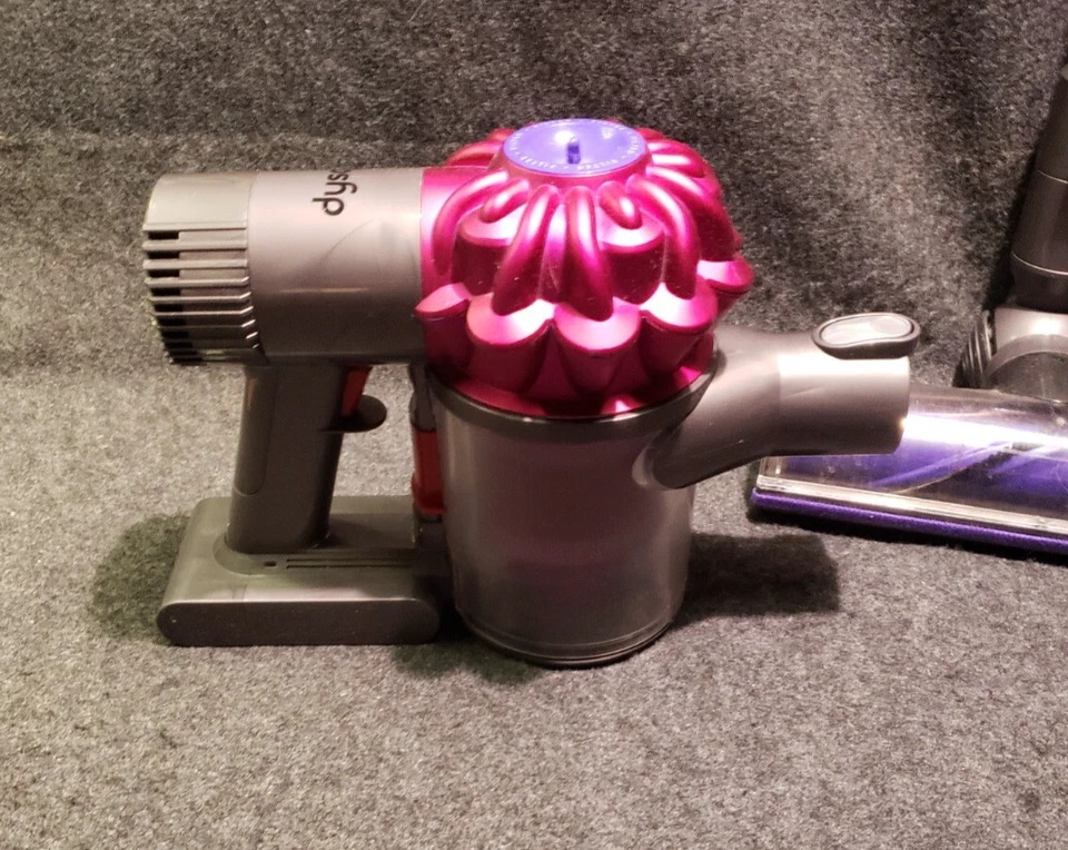 Dyson - V6 Motorhead Handheld Cordless fuchsia Stick Vacuum