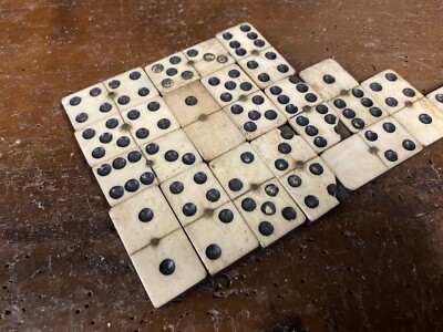 Jeu De Dominos Ancien En ébène – Jouet De Société – XIXème Siècle