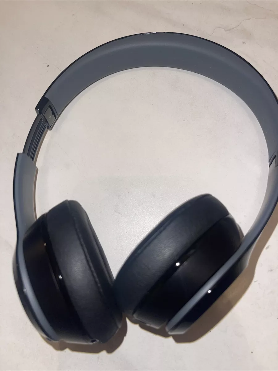 Beats by Dr. Dre B0534 Solo 2 Wireless On Ear Headphones Black