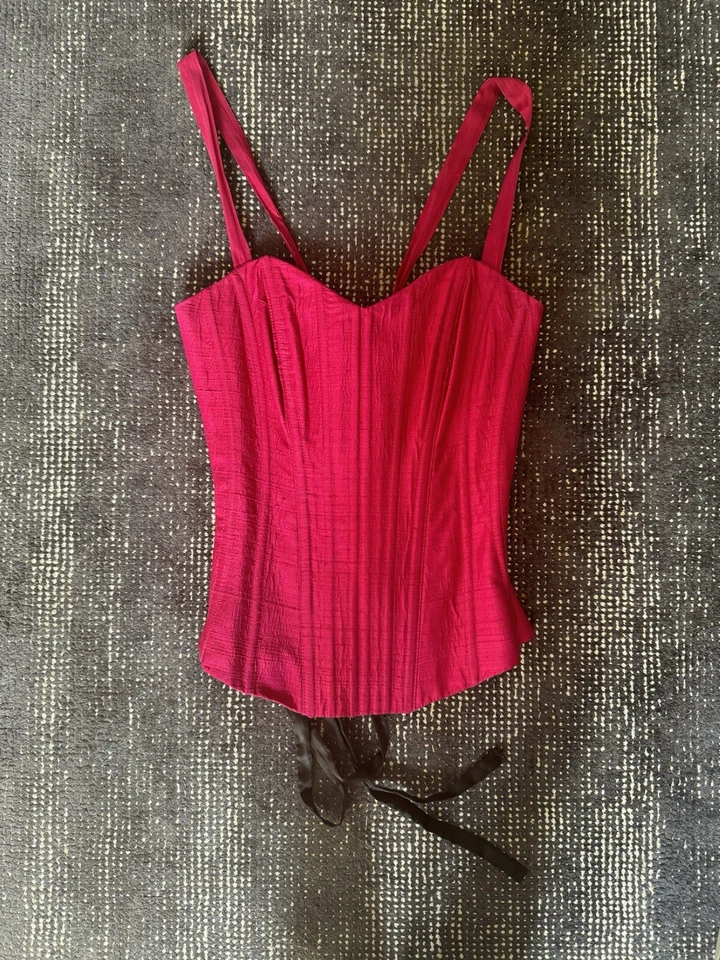 Corsé tradicional hecho a mano rosa renacentista estilo siglo XVIII con cordones traseros Foto 3 de 4