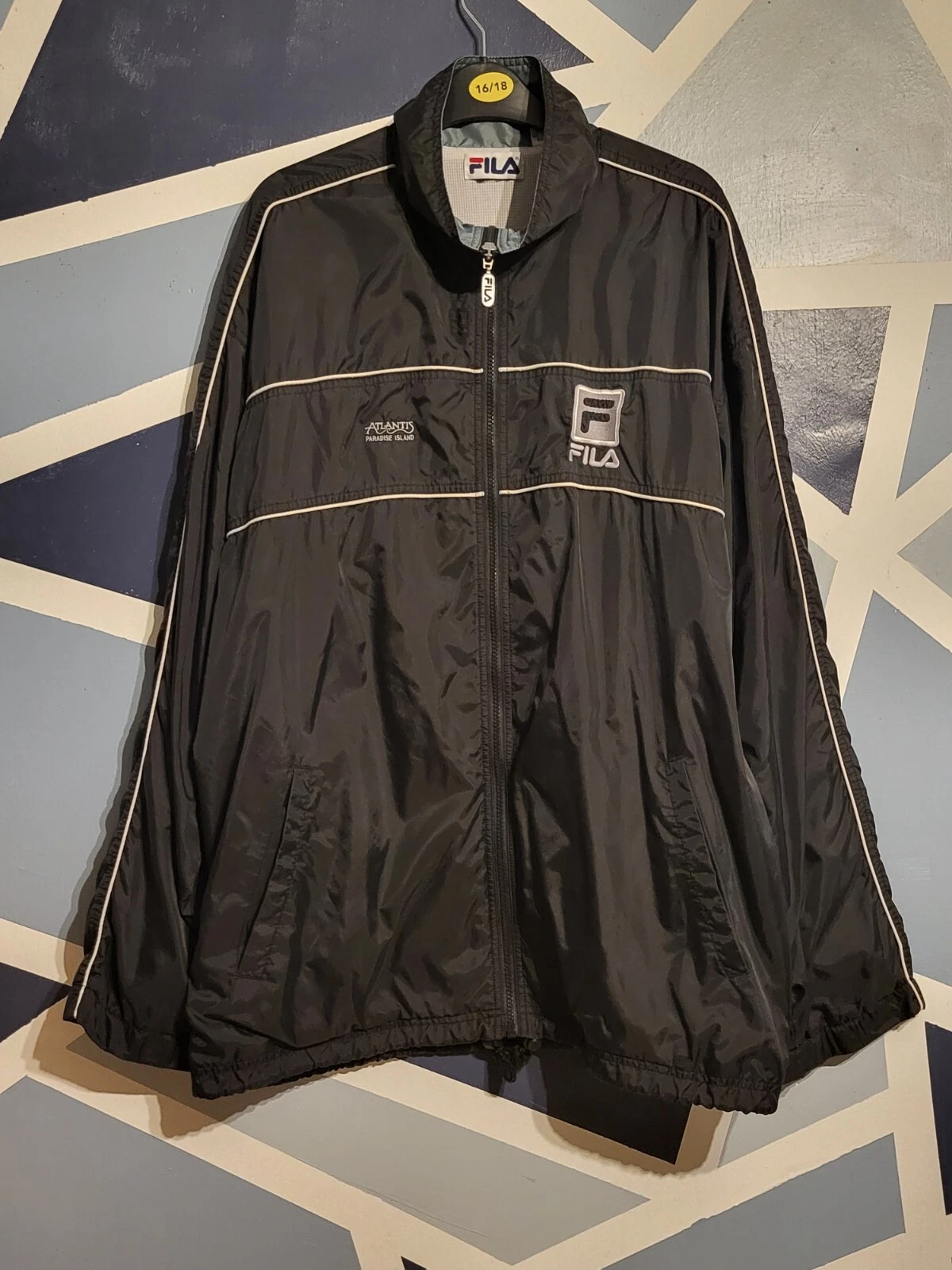 Fila, windbreaker jacket. Size large. Black.