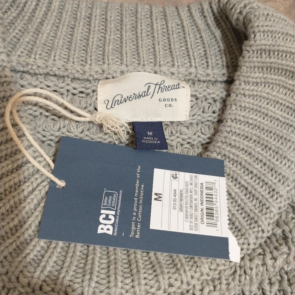 １３ Universal Thread women's size Medium gray chunky knit sweater soft