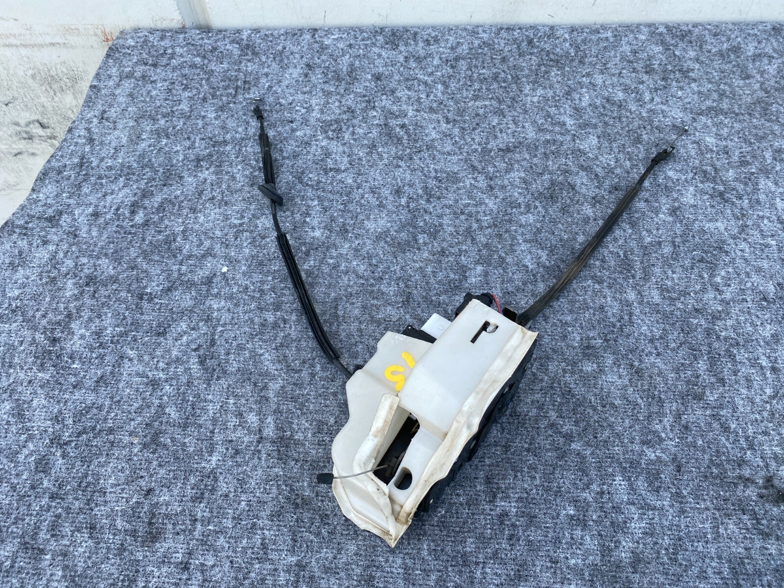 REAR RIGHT DOOR LOCK ACTUATOR BENTLEY CONTINENTAL FLYING SPUR (06-12) OEM