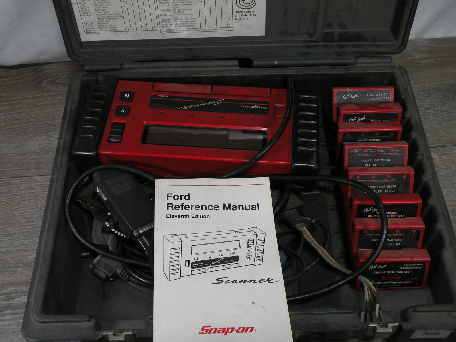 Snap-on MT2500 Super Deluxe Scanner Kit w/ Fast-Track Cartridges Cables Manuals