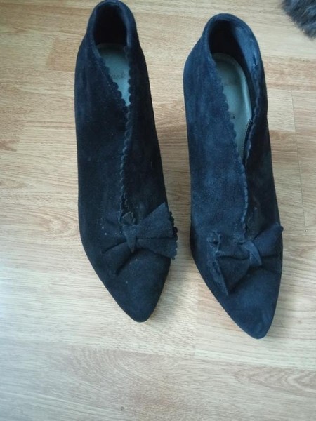 Women Clarks Ankle Boots Black Suede 39