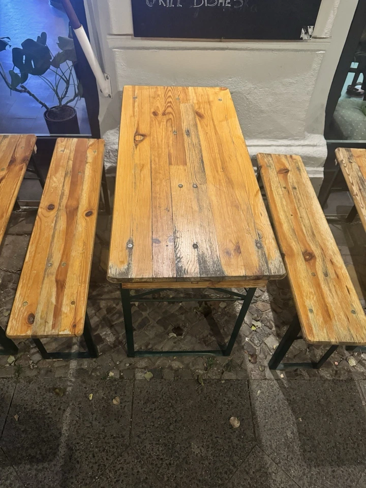 8X set table restaurant