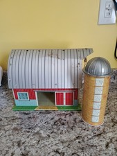 VINTAGE MARX TIN LITHO BARN  SILO