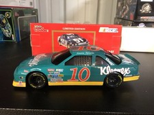 Jimmy Spencer 1992 Kleenex Nascar 1/24 Diecast Racing Champions Chevy 10