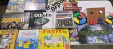 Lote de juegos de mesa y fiesta Scene It Trivial Pursuit Pictionary Simon Says Operation