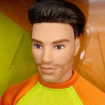 Barbie Buff Ken Signature Looks Puppe #18 mit braunen Haaren & Bart Neu OVP 2023