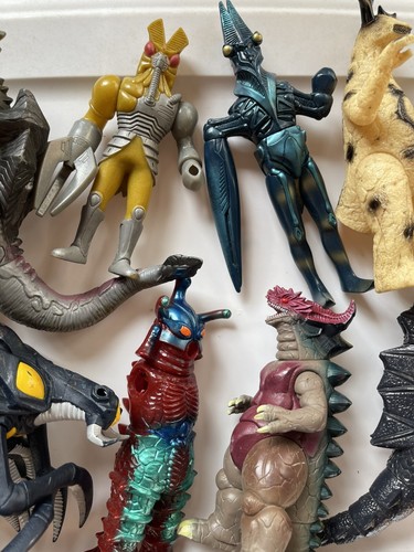 Bandai Ultraman Kaiju Monster Vinyl Lot Of 11 For Parts Restoration Custom B - Picture 3 of 4