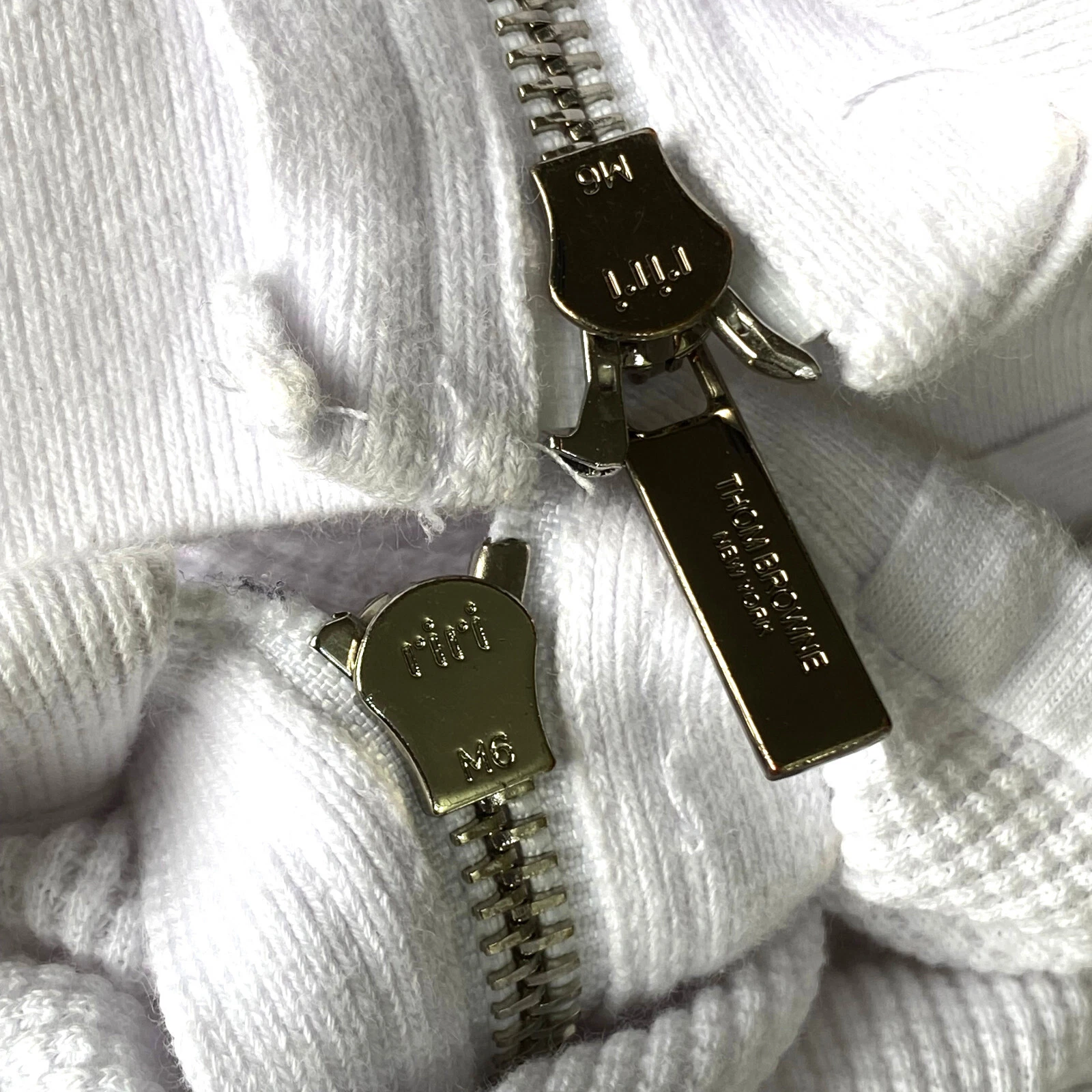 Giacca con cappuccio THOM BROWNE bianca maniche raglan