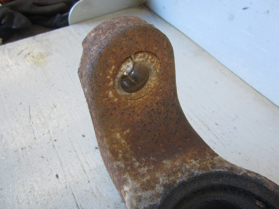 Внутренний кулак со стороны переднего пассажира для Ford F250 F350 Excursion 1999 - 2004 годов выпуска - Изображение 3 из 4