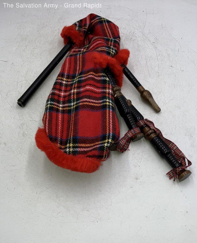 Multicolor Plaid Traditional Scottish Wood Wind Bagpipe For Kids